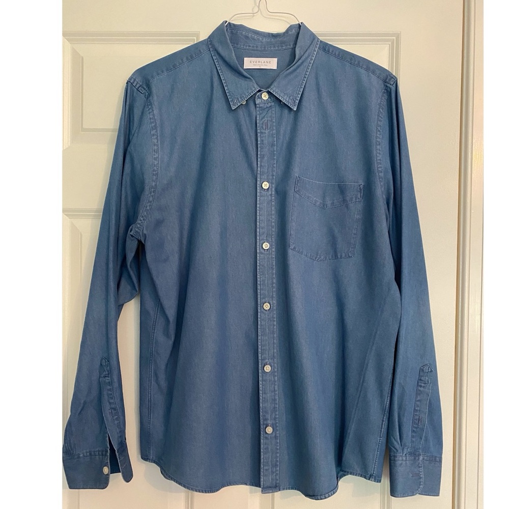 *Men’s* EVERLANE Chambray Button Down Shirt